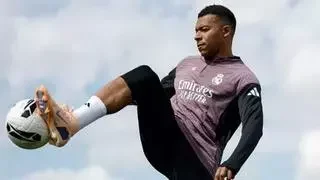 Incógnita Mbappé: no completa el entrenamiento con el grupo y es duda para el Clásico
